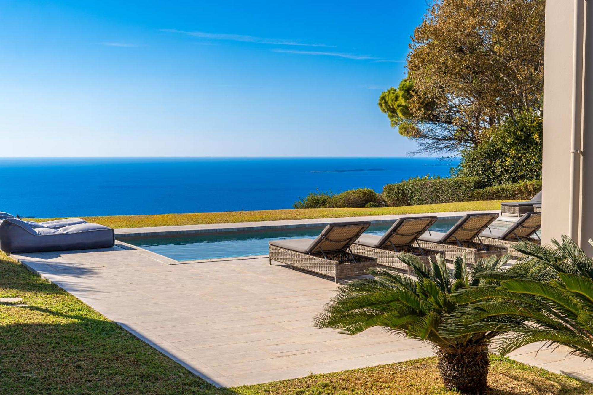 Grande Azzurro In Lakithra Villa Exterior photo