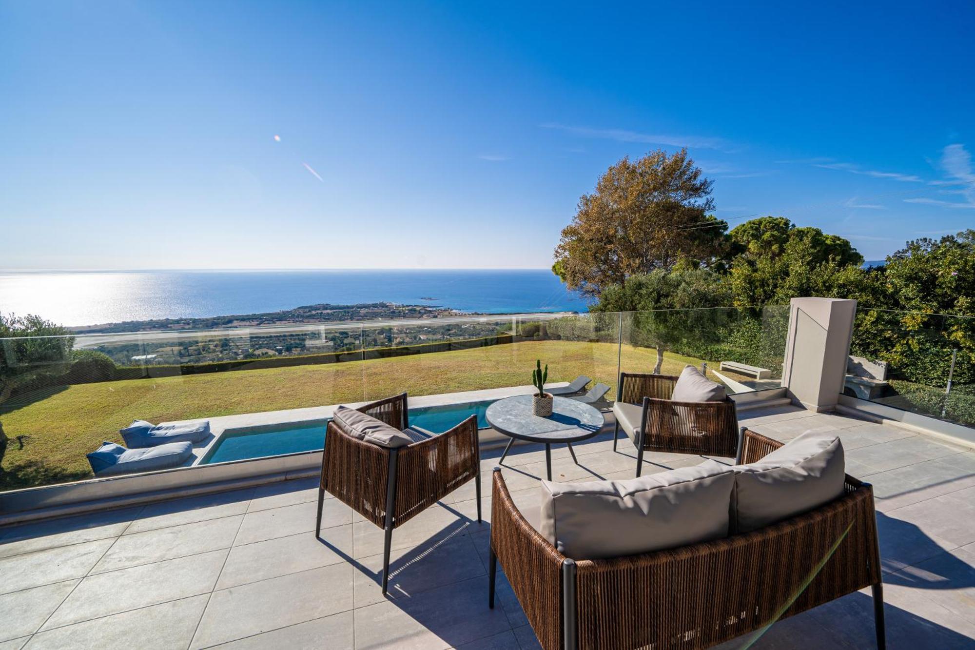 Grande Azzurro In Lakithra Villa Exterior photo
