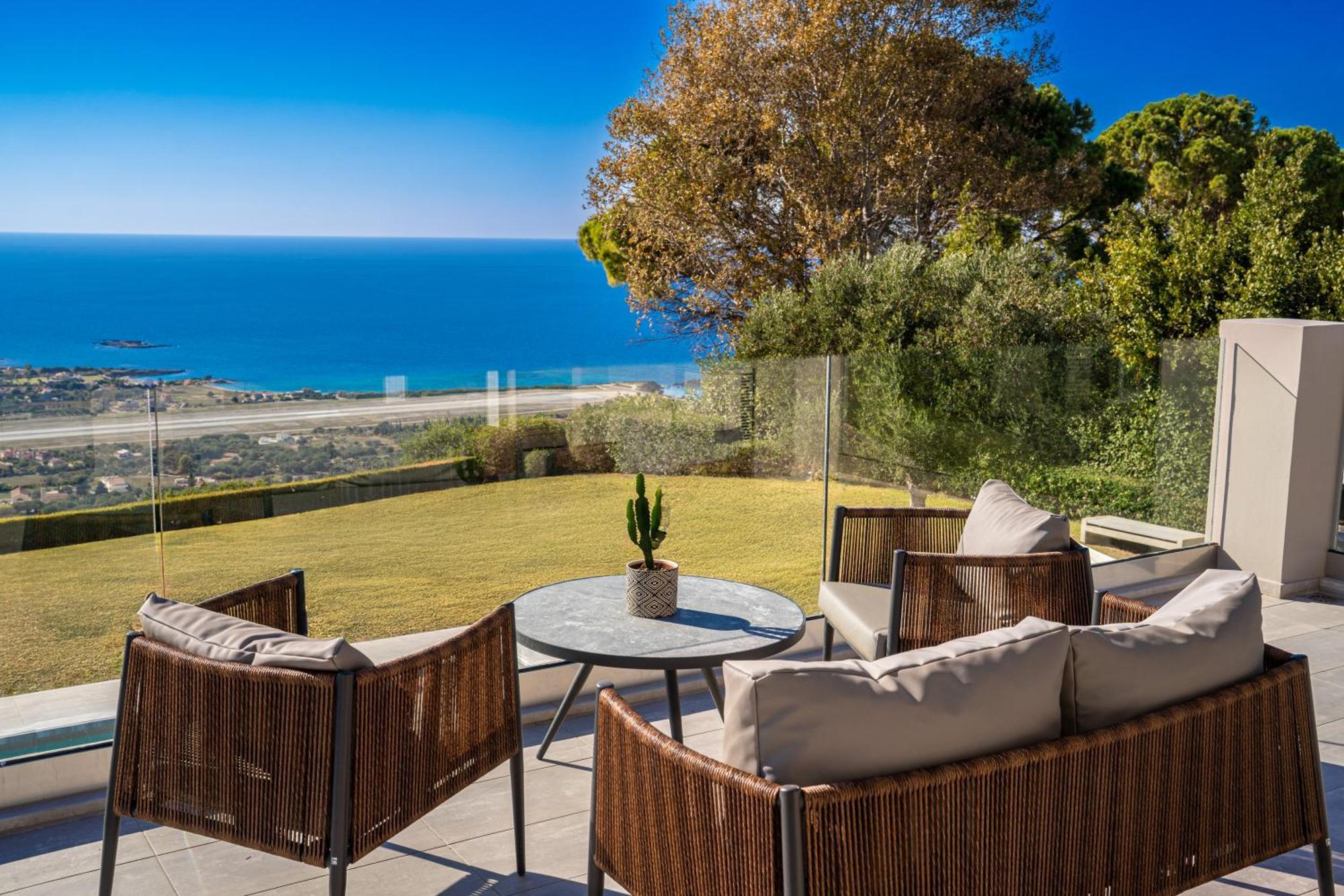 Grande Azzurro In Lakithra Villa Exterior photo